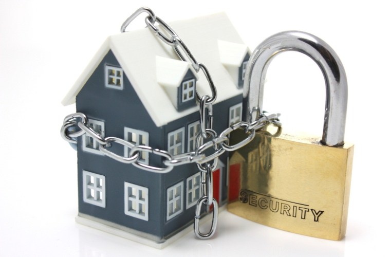 چگونه از خانه خود در برابر سرقت و دزدی محافظت کنید